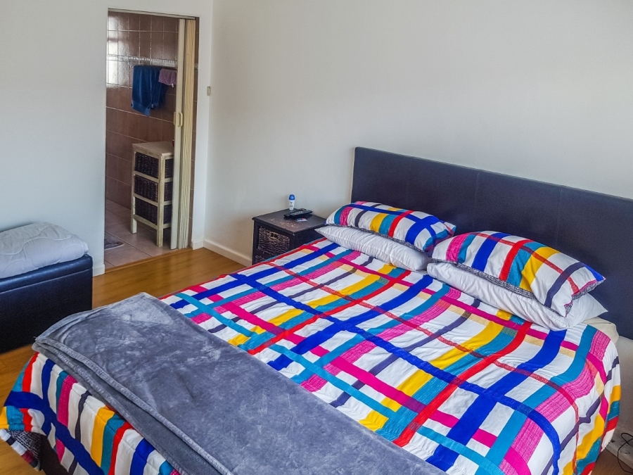 To Let 3 Bedroom Property for Rent in Bothasig Western Cape